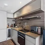 Chic One Bed Apartment- City Living In Converted Cocoa Warehouse York Parking