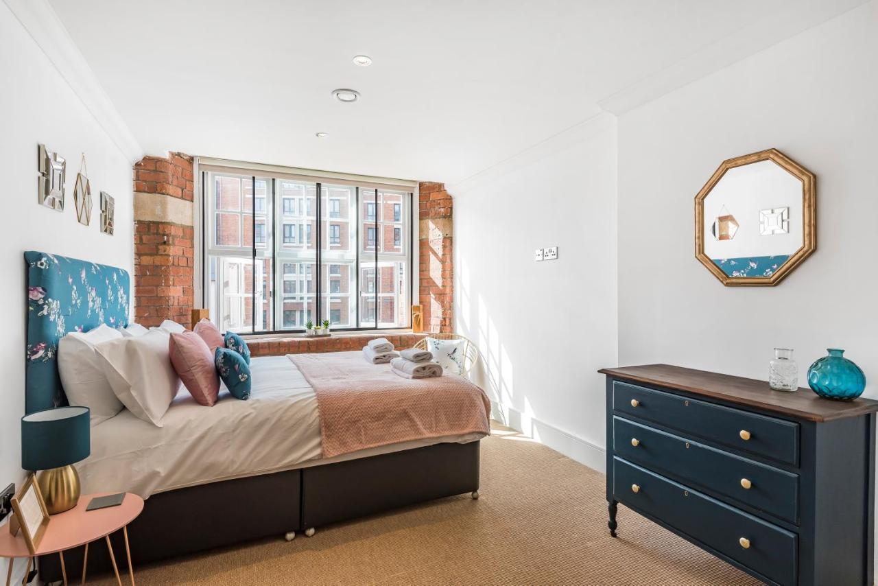Chic One Bed Apartment- Living In Converted Cocoa Warehouse Parking York