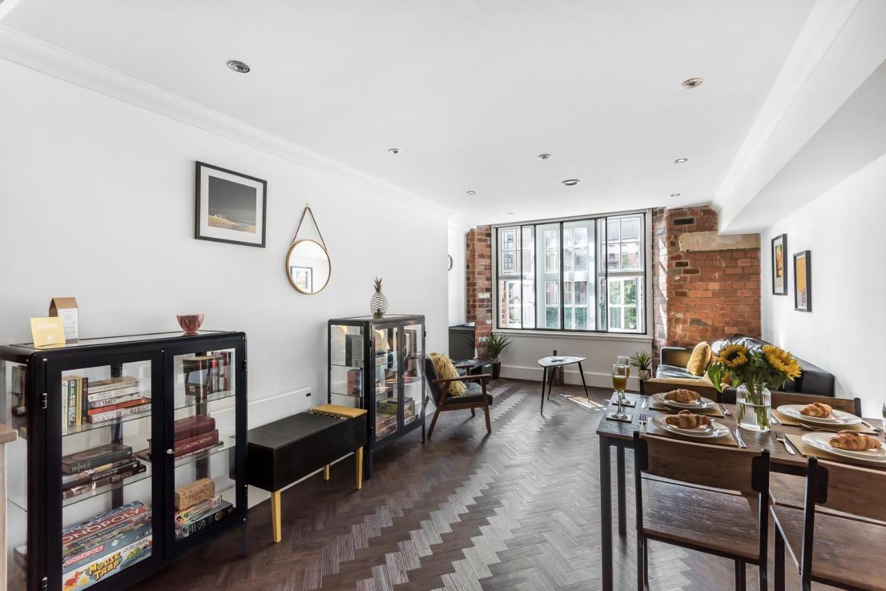 Chic One Bed Apartment- Living In Converted Cocoa Warehouse Parking * York